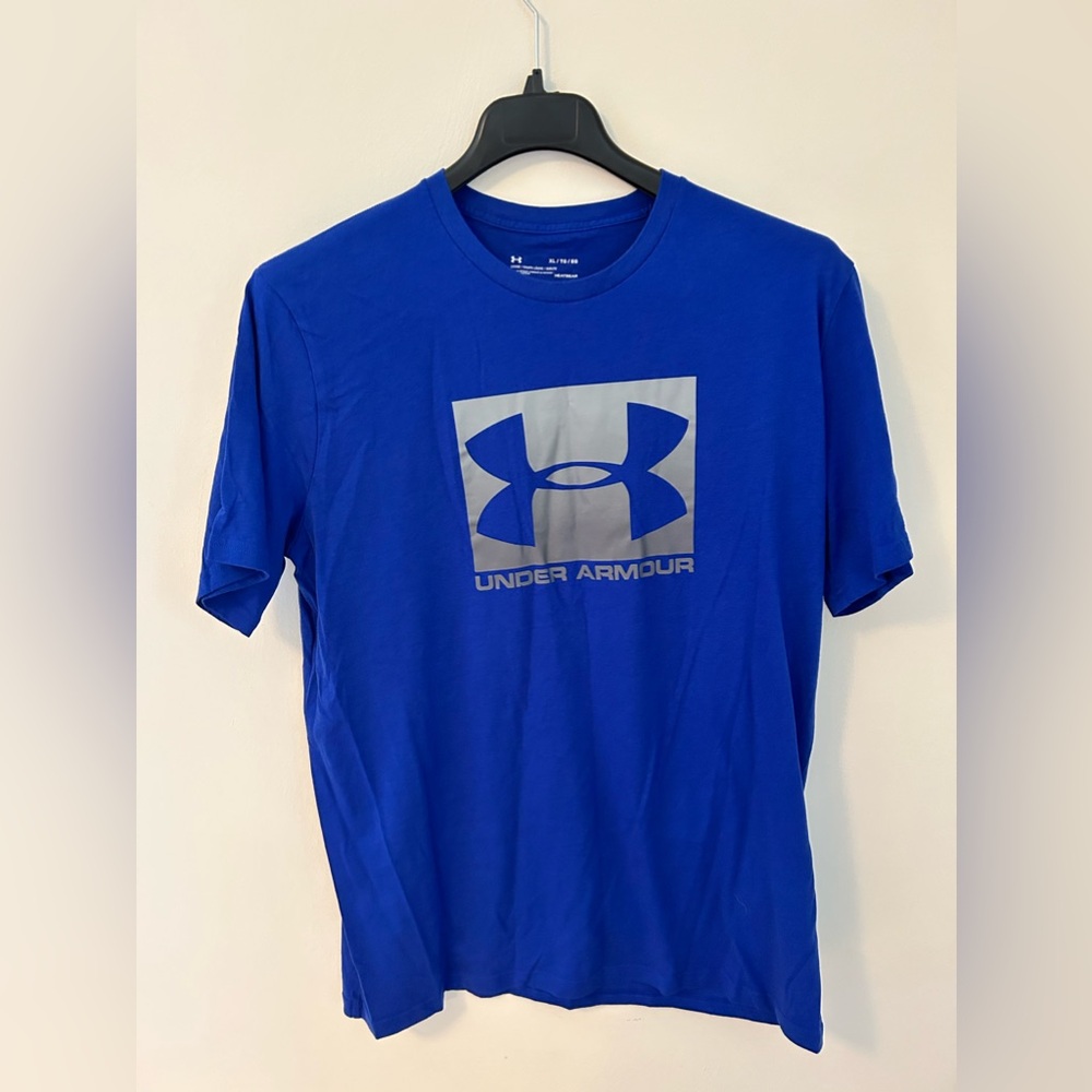 Like New-Under Armour Loose Fit Heat Gear T-Shirt (XL)